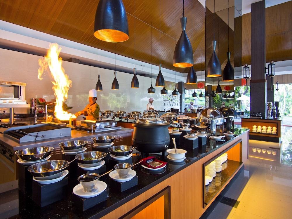Puri Asri Hotel & Resort Magelang Exteriör bild