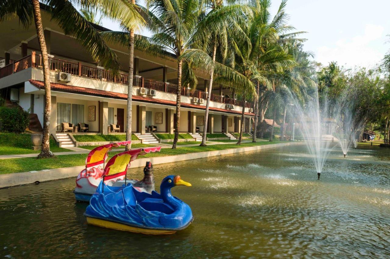 Puri Asri Hotel & Resort Magelang Exteriör bild